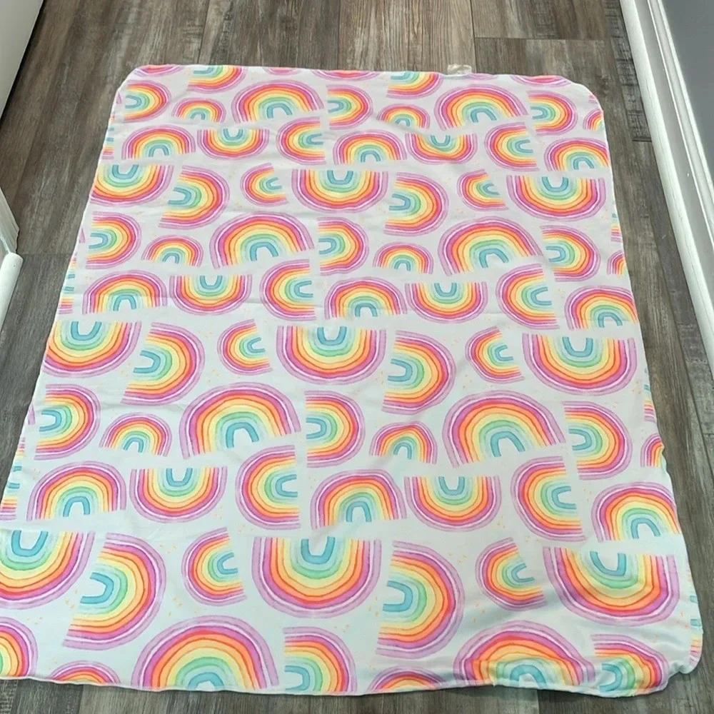 Luv Bug UPF 50+ Sunscreen Towel with Hood Rainbow